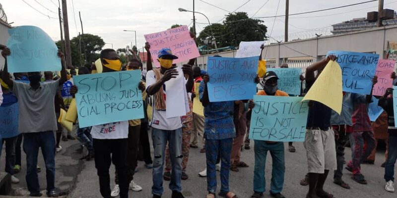 Protesters Storm Court, Demand Justice in a Case before Justice Aneke