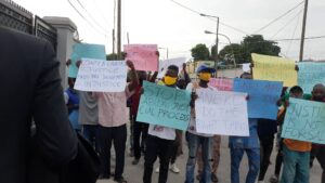 Protesters Storm Court, Demand Justice in a Case before Justice Aneke