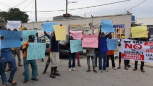 Protesters Storm Court, Demand Justice in a Case before Justice Aneke