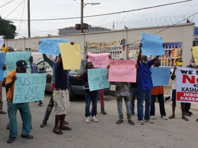 Protesters Storm Court, Demand Justice in a Case before Justice Aneke
