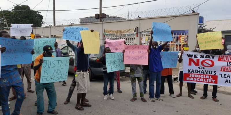 Protesters Storm Court, Demand Justice in a Case before Justice Aneke
