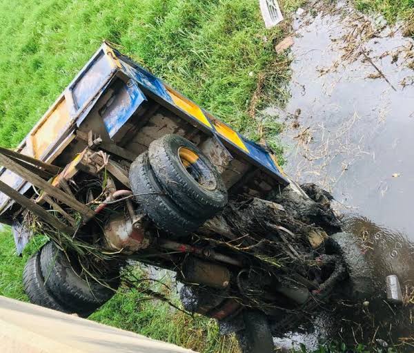 UPDATE: LASEMA recovers crashed Volvo tipper, three bodies from Lagos