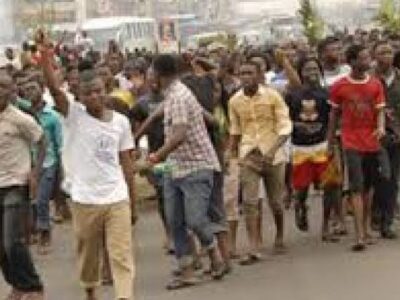 BREAKING: Oyetola orders probe as fresh protest hits Osogbo