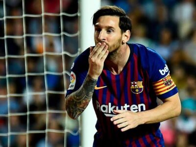 Messi returns to Barcelona training ground