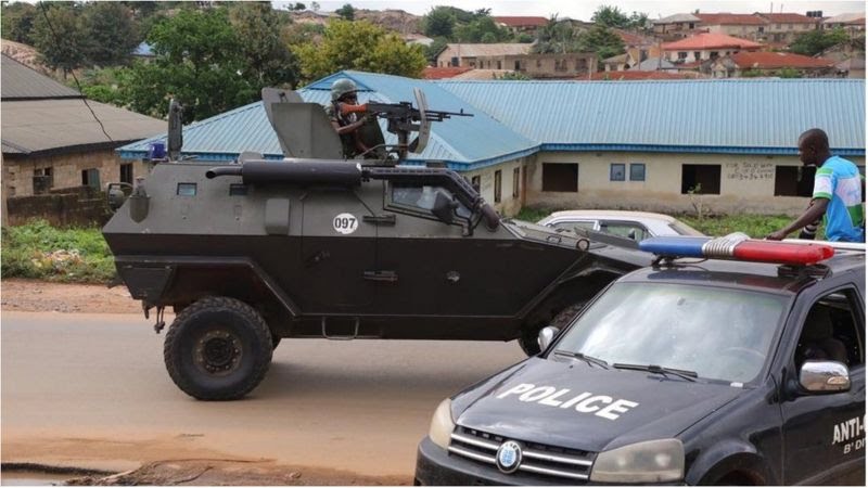 #EndSARS: Police clear barricades in Lagos