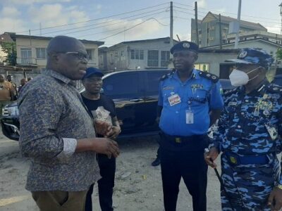 #EndSARS: Police clear barricades in Lagos