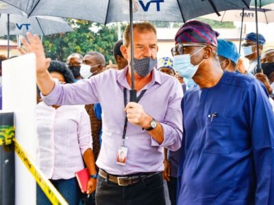 The Governor of Lagos, Babajide Sanwo-Olu on Thursday paid a condolence visit to the staff and management of Television Continental over an arson attack on its facilities by hoodlums.