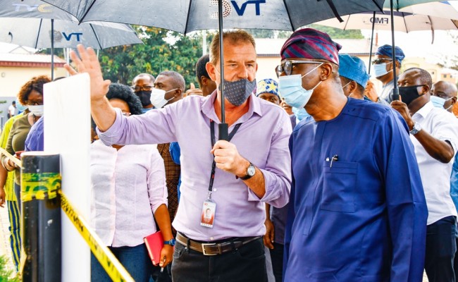 The Governor of Lagos, Babajide Sanwo-Olu on Thursday paid a condolence visit to the staff and management of Television Continental over an arson attack on its facilities by hoodlums.
