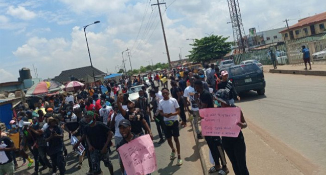 #SARSMUSTEND: Nigerians demand Police reform, release of arrested protesters, more
