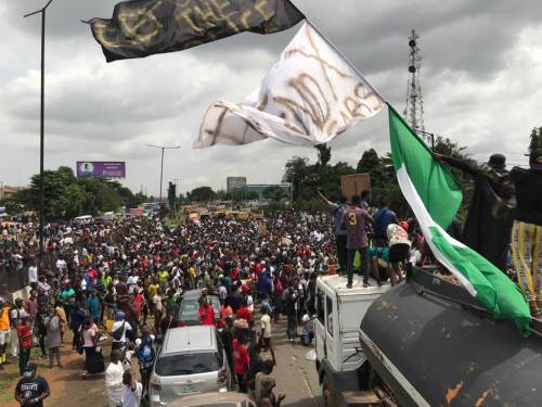 #EndSARS protesters block Lagos-Ibadan Expressway