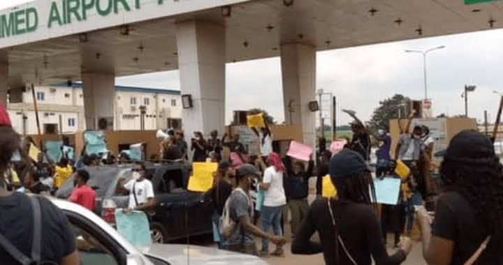 BREAKING: #EndSARS protesters block roads leading to Lagos International Airport, demand end to Police brutality