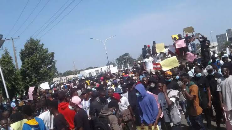 #SARSMUSTEND: Nigerians demand Police reform, release of arrested protesters, more