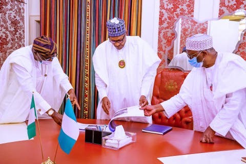 BREAKING: Sanwo-Olu meets Buhari, presents report on ‘Lagos destruction’