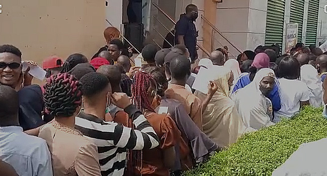 Again, large crowds defy COVID-19 restrictions, storm NIMC for NIN