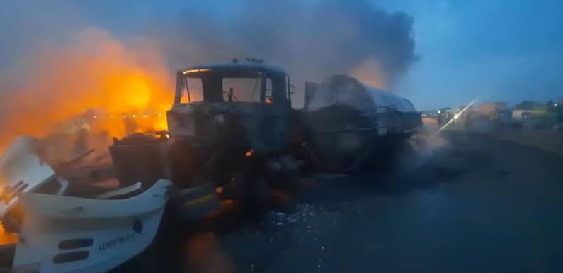 Gridlock as tanker catches fire at Magboro on Lagos-Ibadan Expressway