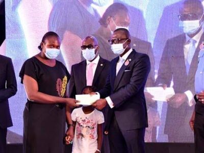 #EndSARS: Sanwo-Olu gives N10m each to wives of Police officers killed in aftermath of protests