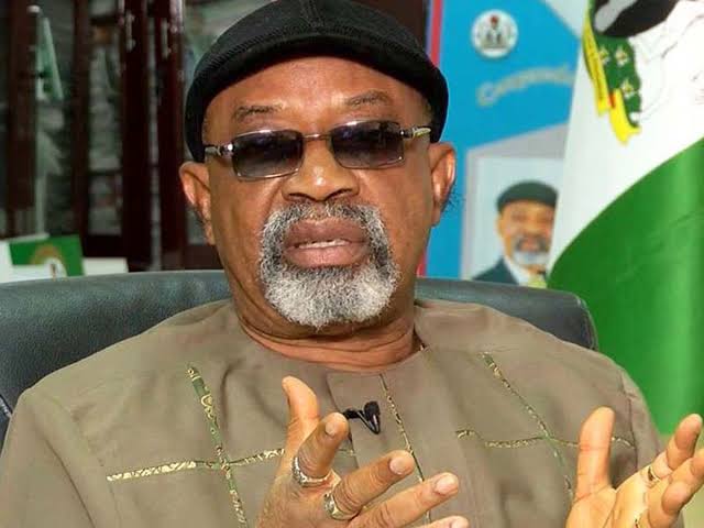 BREAKING: FG announces reduction in fuel price to N162.44 per litre