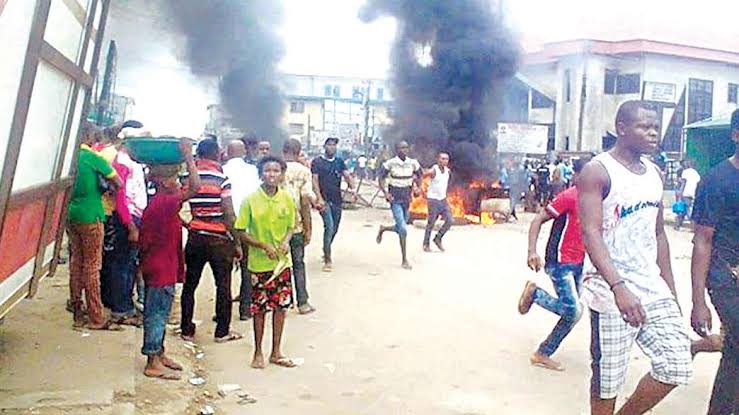 BREAKING: Mob sets suspected robbers ablaze in Delta