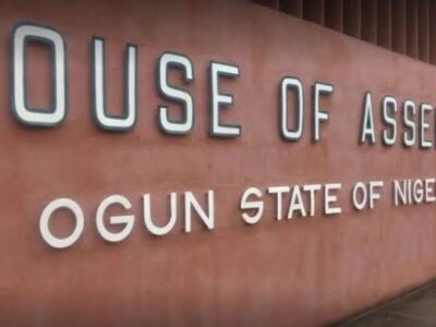 BREAKING: Hoodlums burgle Ogun Assembly, cart away mace