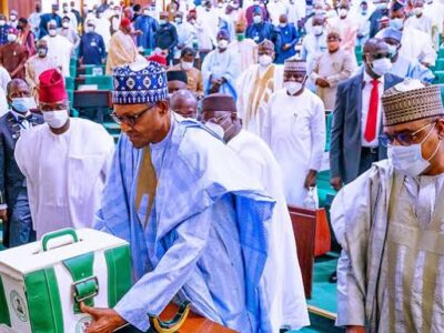 National Assembly transmits N13.5tn budget to Buhari