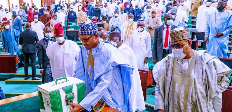 National Assembly transmits N13.5tn budget to Buhari