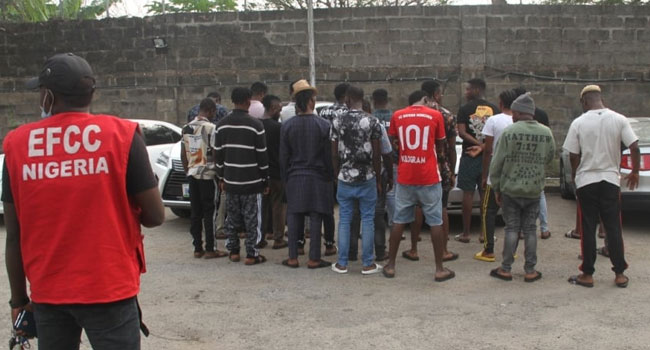 EFCC arrests 21 for alleged internet fraud in Lagos