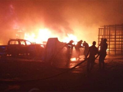 BREAKING: Fire guts popular market in Lagos