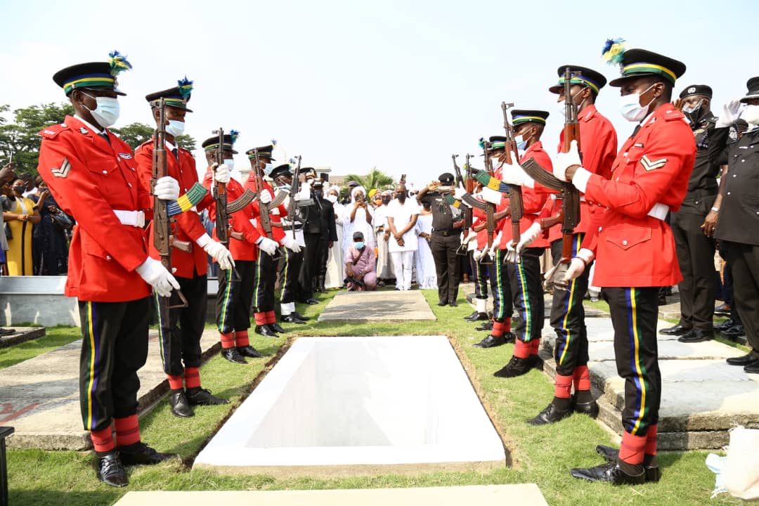 Bishi, gets a befitting burial amidst tears