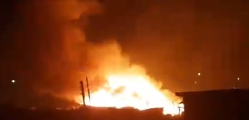 BREAKING: Fire razes Nigeria Immigration Service headquarters