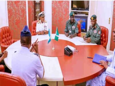 BREAKING: Buhari, new Service Chiefs in close door meeting