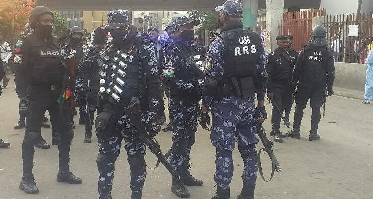 HAPPENING NOW: Police in show-of-force at Lekki toll gate ahead of proposed protest