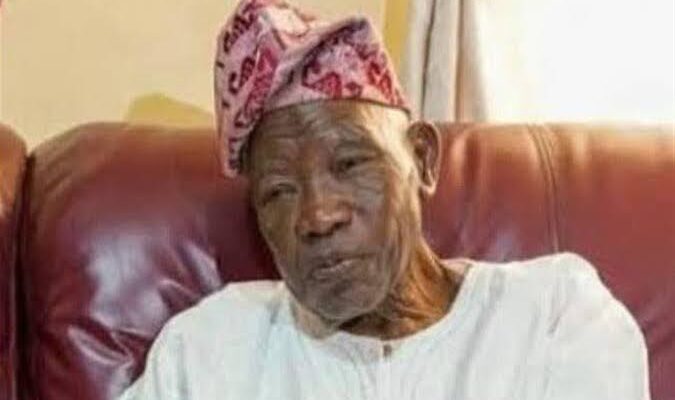 Lagos closes market in honour of Lateef Jakande