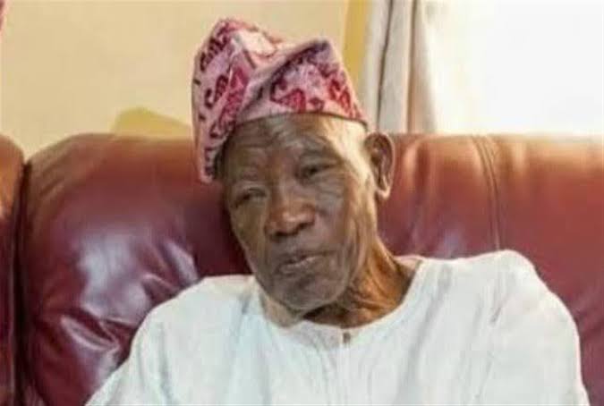 Lagos closes market in honour of Lateef Jakande