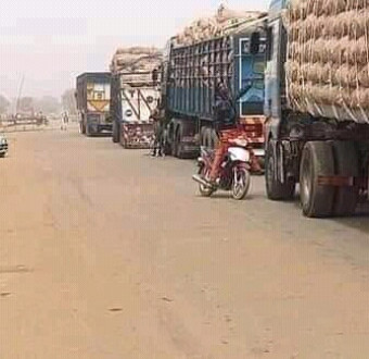 After 6 days, food dealers agree to lift ban on supply to South