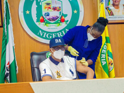 Ogun Governor, Dapo Abiodun Receives COVID-19 Vaccine
