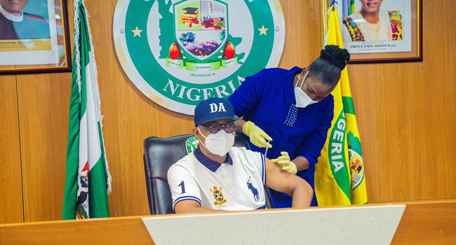Ogun Governor, Dapo Abiodun Receives COVID-19 Vaccine