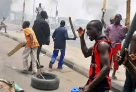 Breaking: Hoodlums attack Aregbesola’s aide, others in Osun