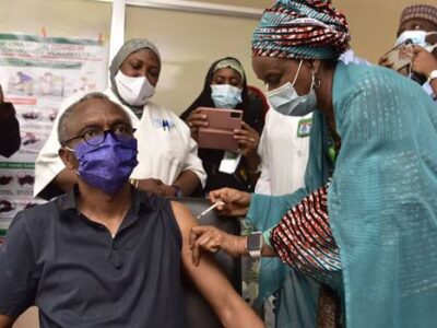 El-Rufai, Deputy, Others Receive COVID-19 Vaccine