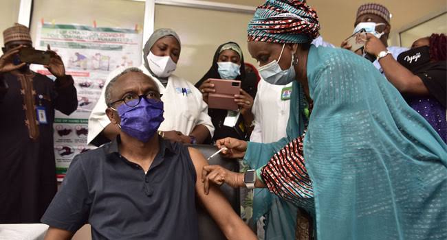 El-Rufai, Deputy, Others Receive COVID-19 Vaccine