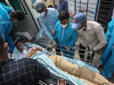Covid-19: India hospital fire kills 13 amid Covid oxygen crisis