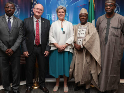 Governor Babajide Sanwo-Olu immediately handed her over to officials of the social welfare in the presence of the police and some Kogi leaders