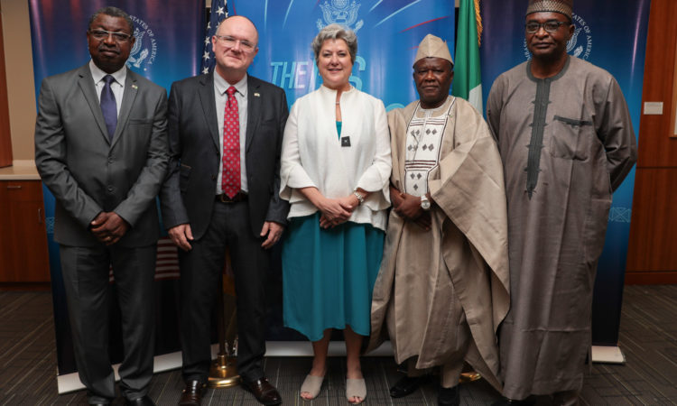 Governor Babajide Sanwo-Olu immediately handed her over to officials of the social welfare in the presence of the police and some Kogi leaders
