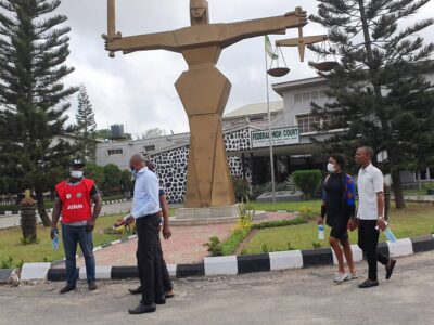 Breaking News:JUSUN storms Federal High Court Ikoyi Lagos.  Send judicial workers out of court premises.