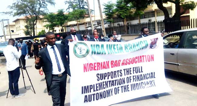 Financial Autonomy: Lawyers Visit Lagos Govt House In Support Of JUSUN Strike
