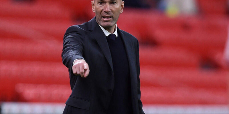 ZIDANE REJECTS REPORTS HE HAS TOLD REAL PLAYERS HE IS LEAVING