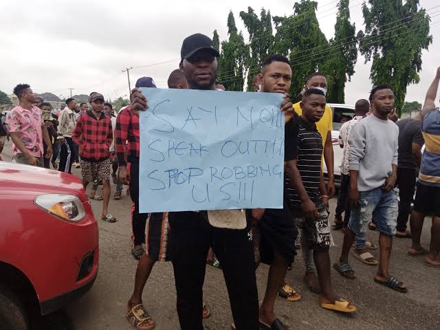 Tension in Osogbo as youths protest EFCC raid