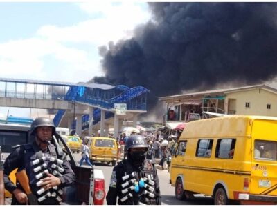 Panic as hoodlums attempt to burn Ile-Epo police station in Lagos