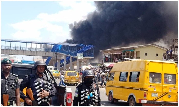 Panic as hoodlums attempt to burn Ile-Epo police station in Lagos