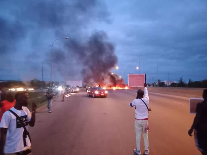 #BUHARIMUSTGO protest staged in Abuja