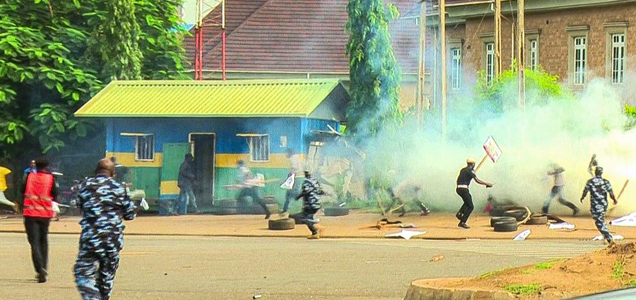 [JUST IN] Democracy Day: Police shoot teargas at protesters in Abuja